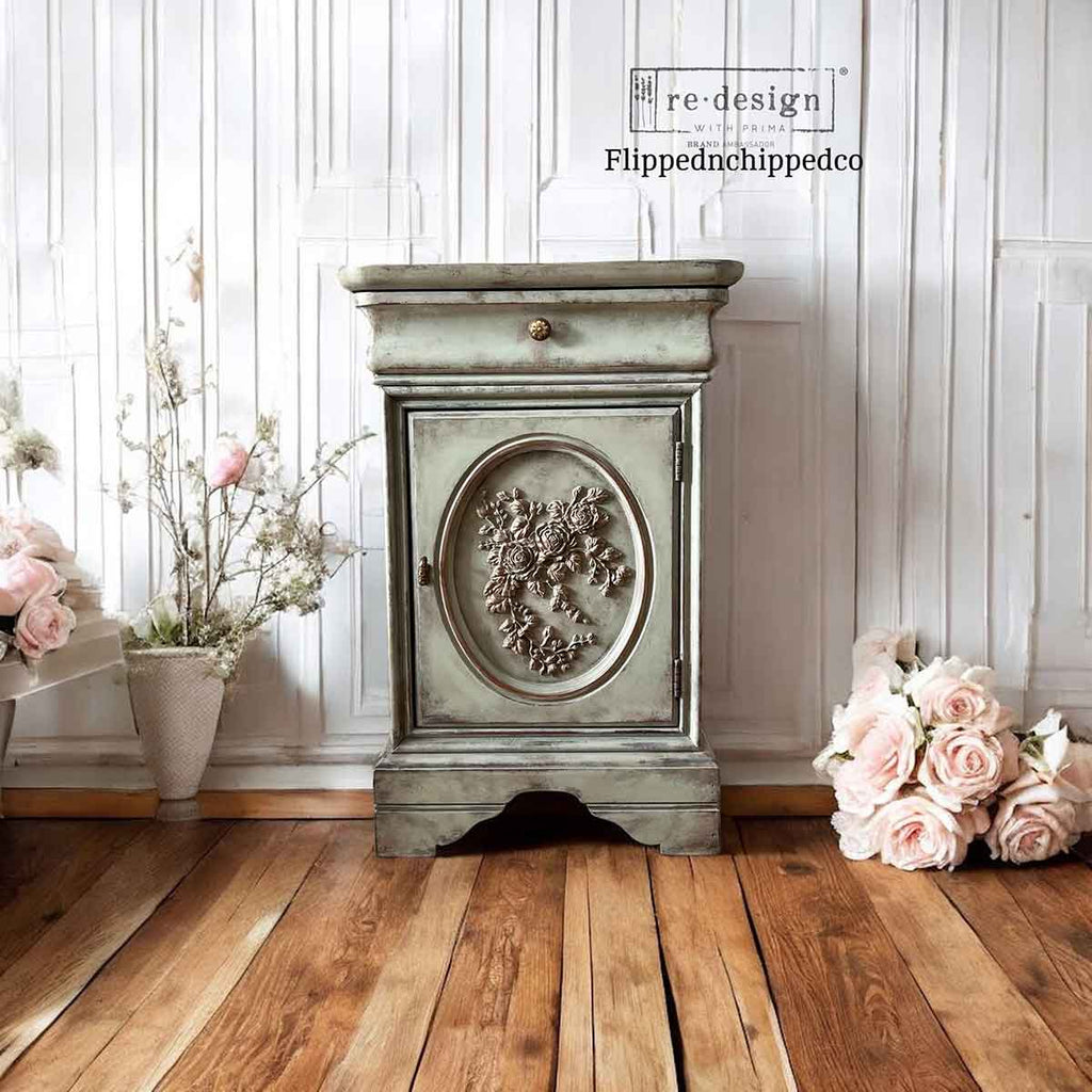 Velvet Cascade, Left