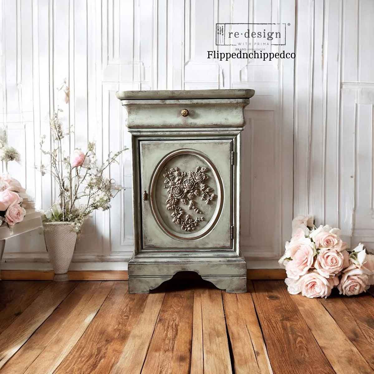 Velvet Cascade, Left